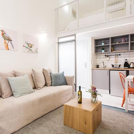 Relax In This Funky Loft Next To Metro! Atenas Exterior foto