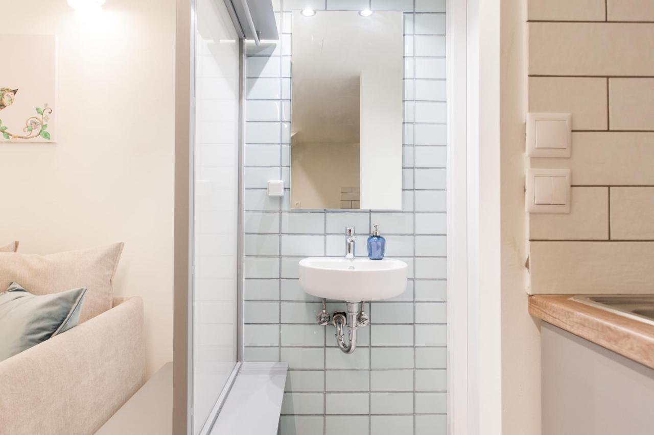 Relax In This Funky Loft Next To Metro! Atenas Exterior foto