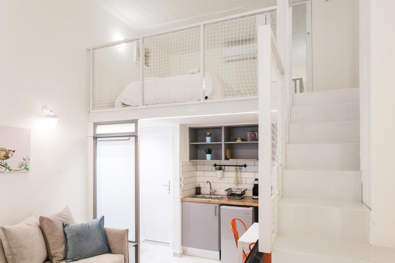 Relax In This Funky Loft Next To Metro! Atenas Exterior foto